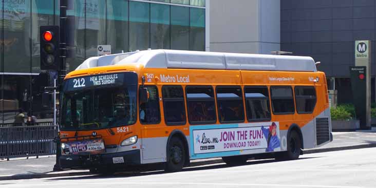 LA Metro New Flyer Xcelsior XN40 5621